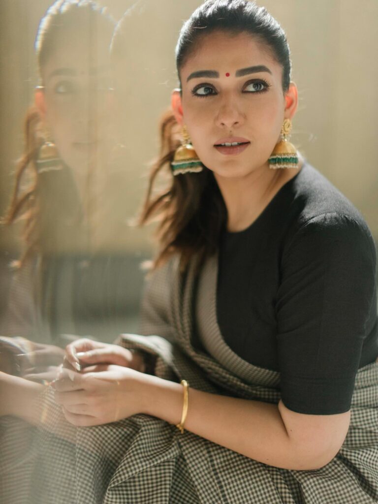 Hunterfly 630185554 17962404495046042 4860481160696659318 n 1 Why Nayanthara's Look Works
