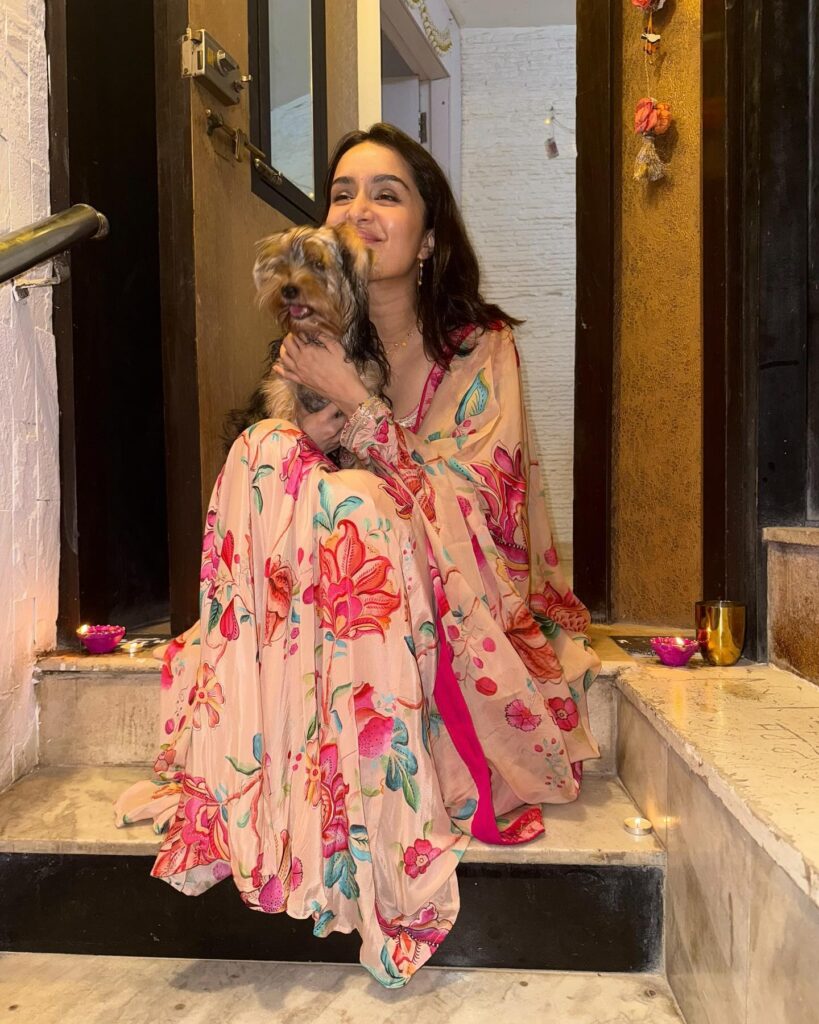Hunterfly 649620363 17917430103295790 3731014075787219106 n Shraddha Kapoor’s Juhu home offers stunning sea views