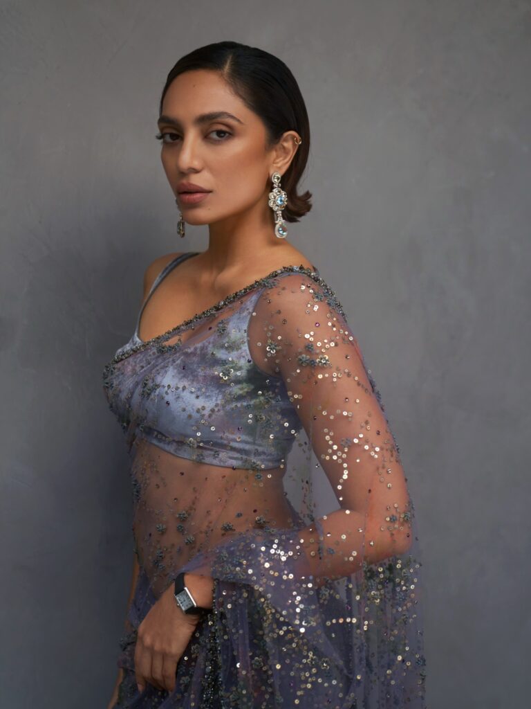 Hunterfly 655647881 18569579023009887 9133769211425823584 n 3. Sobhita Dhulipala's Elegant Deep-Back Blouse