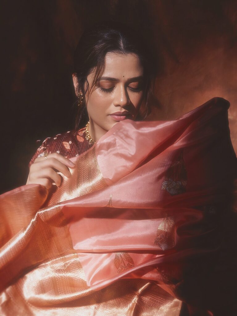 Girija Oak Godbole Embodies Contemporary Indian Grace