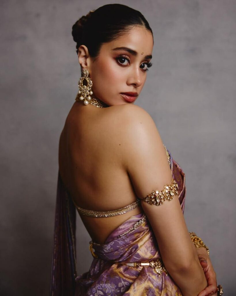 Hunterfly 757480258 18611745025024930 5890823309614696102 n 2. Janhvi Kapoor's Minimal Strapless Design