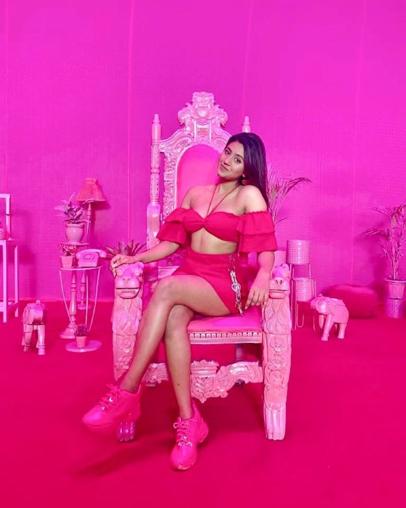 The Pink Outfit Brings a Playful Fashion Mood
