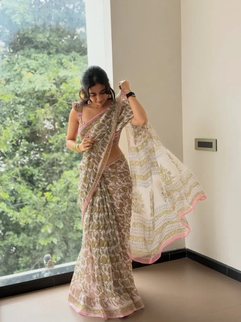 Hunterfly Ashika Ranganath 1 768x1024 1 Ashika Ranganath's Floral Saree Look Steals the Spotlight