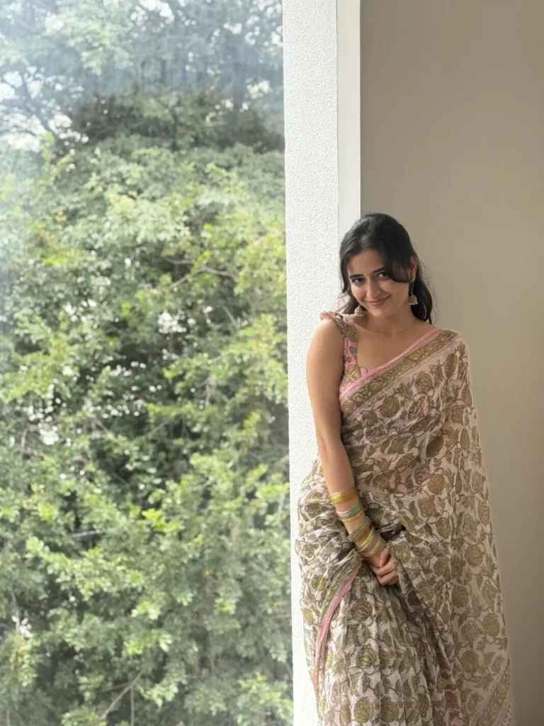 Hunterfly Ashika Ranganath 7 768x1024 1 A Look That Blends Comfort, Colour and Elegance