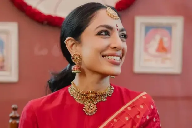 Hunterfly Maang Tikka Woman wearing traditional Solah Shringar for Hariyali Teej 2026