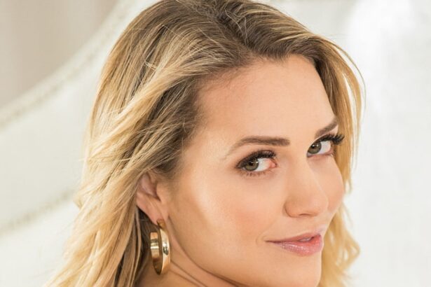Hunterfly Mia Malkova Mia Malkova portrait and biography profile