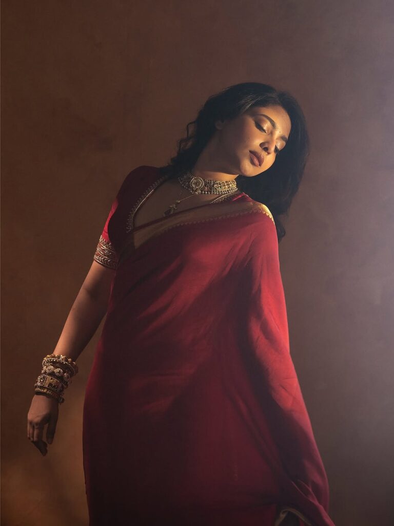 Hunterfly sgsdfsdfsd Vishnu Vishal and Aishwarya Lekshmi Return as Veera and Keerthi