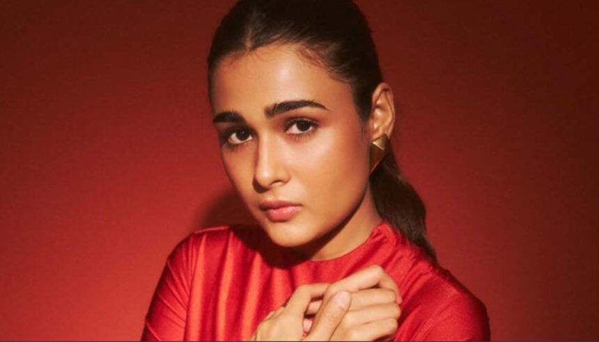 Hunterfly 026 09 01 000625 Actor Shalini Pandey speaks out against a fake AI-generated video using her likeness