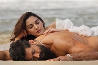 Hunterfly 026 09 03 125306 Yash and Kiara Advani in Toxic as the film records Rs 125.75 crore in eight days in Hindi
