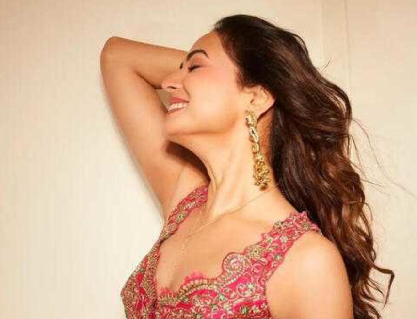 Hunterfly 026 09 09 093209 Sonal Chauhan poses in a bralette and sharara during her latest photoshoot
