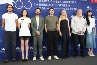 Hunterfly 026 09 09 110320 Casey Affleck and son Indiana at the Venice Film Festival premiere of Company