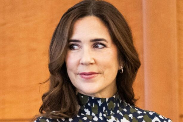 Hunterfly 026 09 13 220652 Queen Mary of Denmark attending a formal royal event