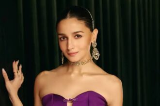 Alia Bhatt interacts with fans at the Don’t Be Shy trailer launch
