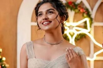 Hunterfly 026 09 16 165355 Mamitha Baiju in a recent public appearance amid the viral 500 Waala and 1000 Waala fan trend