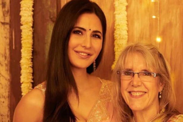 Hunterfly 026 09 22 183448 Katrina Kaif with her mother Suzanne Turquotte