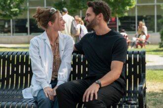 Lili Reinhart and Tom Bateman in The Love Hypothesis