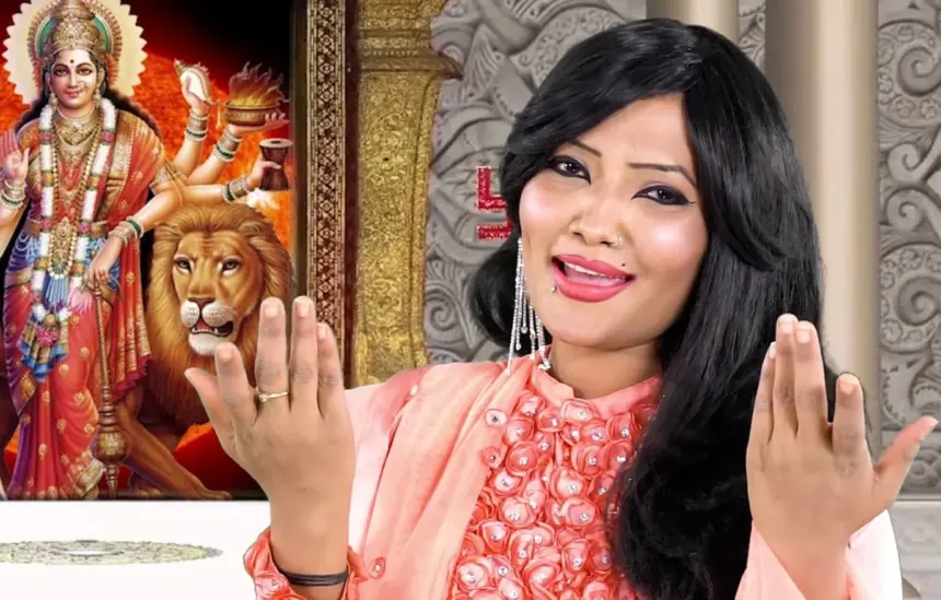 Shahnaz Akhtar devotional singer performing at a live bhajan programme