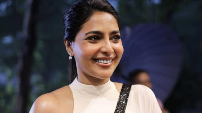 Hunterfly 09 06 000217 Aishwarya Lekshmi at Gatta Kusthi 2 50-day success celebration