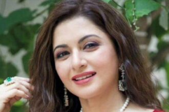 Hunterfly 2026 09 02 113322 Bhagyashree shares a fitness and core-strengthening tip in her Tuesday Tips series