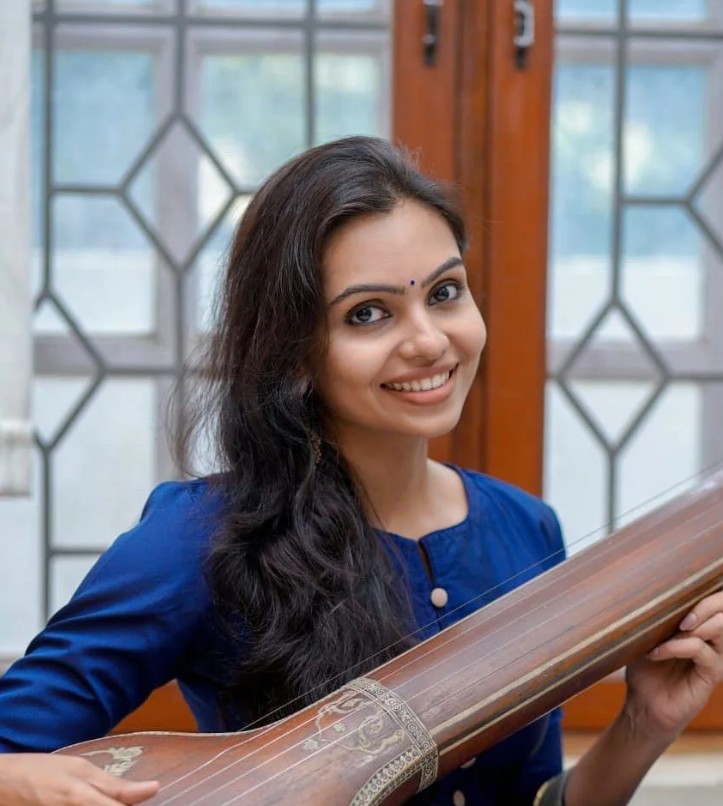 From bank officer to actress