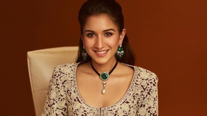 Hunterfly 2026 09 09 123038 Radhika Merchant wearing emerald jewellery and a luxury watch in Mumbai