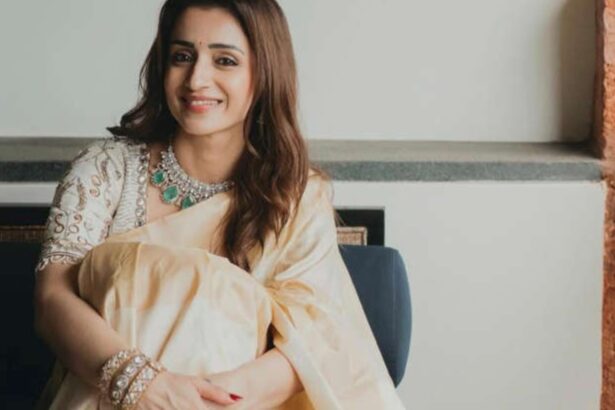 Trisha Krishnan looking elegant in a saree