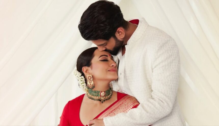 Sonakshi Sinha and Zaheer Iqbal perform Ganesh aarti at Arpita Khan’s home