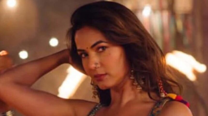 Hunterfly 2026 09 19 131703 Sonal Chauhan as Mumtaz Bibi in Mirzapur The Movie