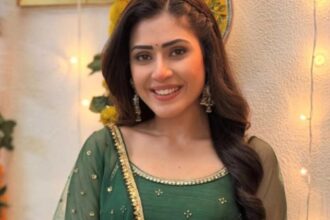 Aishwarya Raj Bhakuni as Aradhya in O Humnava Tum Dena Saath Mera