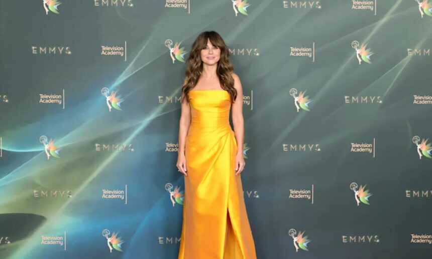 Hunterfly 26 09 09 104739 Linda Cardellini celebrates her first Emmy win for DTF St. Louis