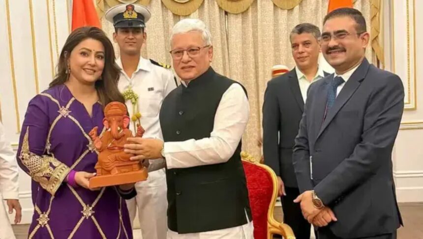 Hina Khan with Maharashtra Governor Jishnu Dev Varma during an eco-friendly Ganpati initiative