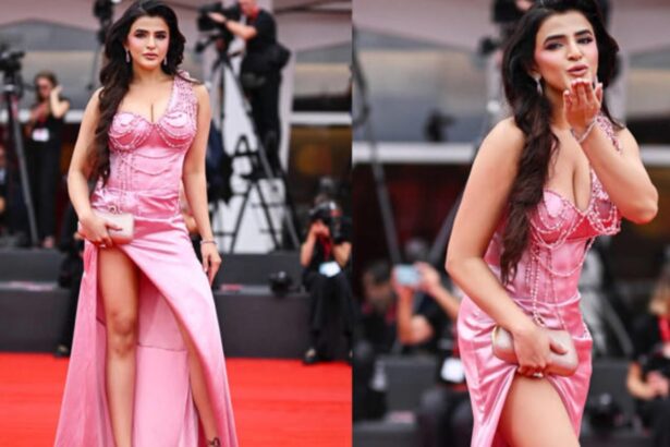 Hunterfly 26 09 17 120013 Manasi Pawar poses on the red carpet at the Venice Film Festival