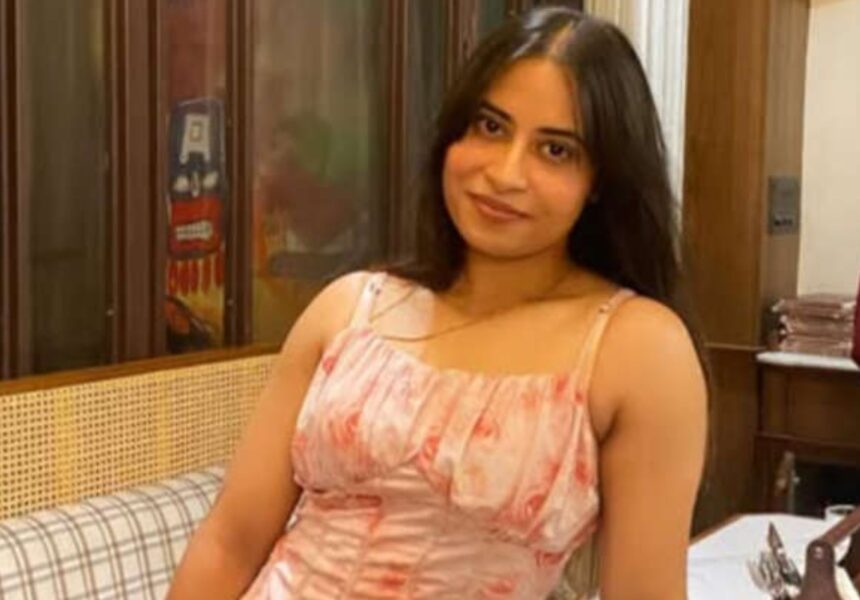 If stubborn belly fat is your concern, fitness expert Anjali Sachan has highlighted a simple approach built around balanced eating, daily movement, strength training, hydration, recovery and consistency rather than extreme diets. Losing abdominal fat is often treated as a problem that requires an intense workout or a restrictive diet. However, a recent fitness post by Anjali Sachan takes a more sustainable approach, focusing on everyday habits that can support overall fat loss. Her routine brings together several basics: eating a balanced diet, staying active through walking, exercising regularly, drinking enough fluids and allowing the body to recover. Importantly, exercises cannot selectively remove fat from one particular area. A reduction in belly fat generally occurs as part of overall body-fat loss, with the pace and pattern varying from person to person. Start with a balanced approach to food Diet plays an important role in managing body weight and body composition. Rather than relying on crash diets or eliminating entire food groups without a medical reason, a sustainable approach generally involves nutrient-dense meals that provide adequate protein, fibre, carbohydrates and healthy fats. Sachan's approach places balanced eating among the key habits for people working toward fat loss. Building meals around vegetables, fruits, whole grains or other minimally processed carbohydrates, protein sources and appropriate portions of fats can make it easier to maintain a consistent eating pattern. The goal is not to drastically cut food for a few days, but to develop habits that can realistically be maintained over time. Walking can be an underrated part of fat loss Structured workouts are useful, but everyday movement also contributes to overall physical activity. Walking is a relatively accessible way to increase daily movement without requiring complicated equipment or a gym membership. Depending on an individual's fitness level, regular walks can be incorporated into the day through dedicated walks, commuting or simply spending more time on one's feet. The important factor is consistency rather than treating one extremely long walk as a substitute for regular activity. Add regular workouts Alongside walking, resistance training and other forms of exercise can support overall fitness and body composition. Strength-focused workouts can help build and maintain muscle while physical activity contributes to energy expenditure. A well-rounded routine can also include cardiovascular exercise and mobility work according to an individual's ability and goals. However, doing hundreds of abdominal exercises does not specifically burn abdominal fat. Core exercises can strengthen the muscles around the midsection, but visible changes in body fat depend on broader factors including nutrition, activity, genetics and energy balance. Hydration matters too Staying adequately hydrated is another basic habit highlighted in the routine. Water requirements vary depending on factors such as body size, weather, activity level and diet. Instead of following a fixed number simply because it appears in a social-media fitness plan, people should consider their individual needs and guidance from a qualified healthcare professional when necessary. Replacing sugary drinks with water can also be a practical way to reduce unnecessary calorie intake for people who regularly consume sweetened beverages. Recovery is part of the routine Exercise is only one part of a sustainable fitness plan. Recovery also matters. Adequate sleep and rest days can help people maintain a consistent exercise schedule rather than repeatedly pushing through exhaustion. Recovery needs differ depending on workout intensity, age, health and training experience. A routine that can be maintained for months is generally more useful than an extremely demanding programme that lasts only a few days. Consistency matters more than quick fixes One of the central ideas behind Sachan's approach is consistency. Fat loss does not happen at exactly the same pace for everyone. Body weight can also fluctuate because of hydration, digestion, hormonal changes and other factors, meaning short-term changes on the weighing scale do not necessarily reflect changes in body fat. Instead of searching for a single exercise or food that promises rapid belly-fat reduction, combining sensible nutrition with regular movement, strength training, hydration and adequate recovery can provide a more sustainable framework. People with medical conditions, a history of eating disorders, pregnancy-related considerations or other health concerns should seek personalised advice from a qualified healthcare professional before making significant changes to their diet or exercise routine. The takeaway There is no magic workout that can specifically target belly fat. A practical fat-loss strategy is more likely to involve several habits working together: balanced meals, regular walking, appropriate workouts, adequate hydration, sufficient recovery and long-term consistency. The approach shared by Anjali Sachan is therefore less about a quick transformation and more about making everyday fitness habits sustainable.