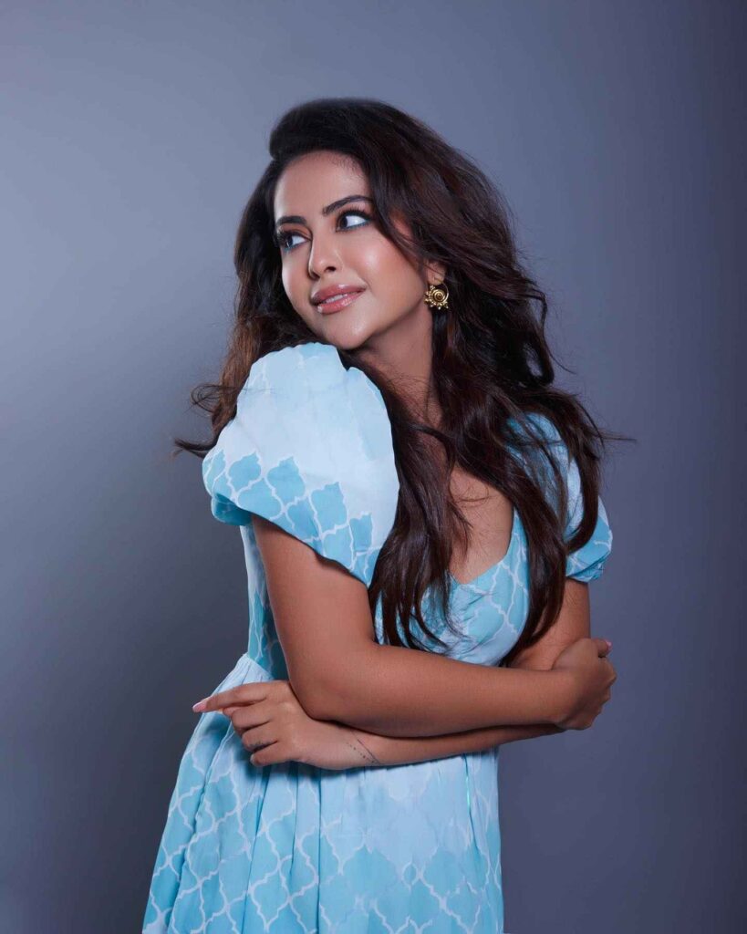 Hunterfly 656908555 18155871670442844 4503703838410213454 n 1 11zon Avika Gor’s Bollywood debut