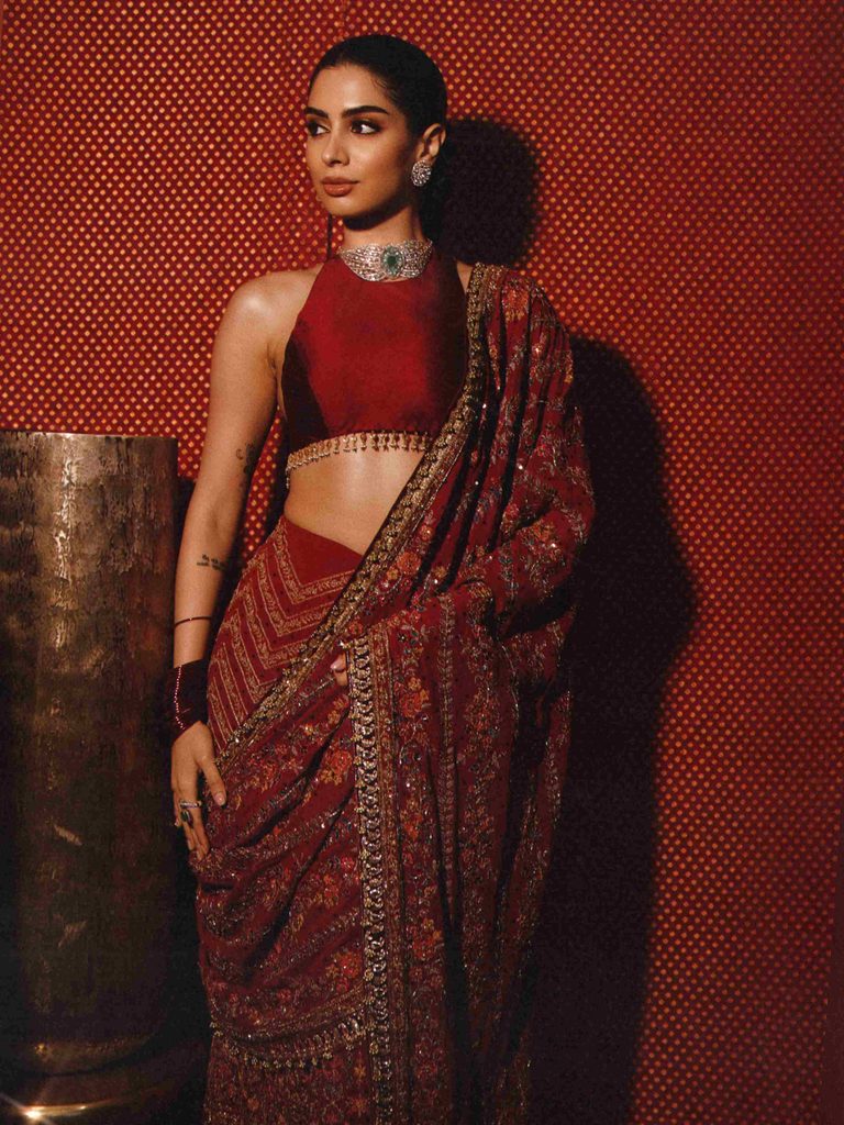 Khushi Kapoor’s Crimson Manish Malhotra Saree