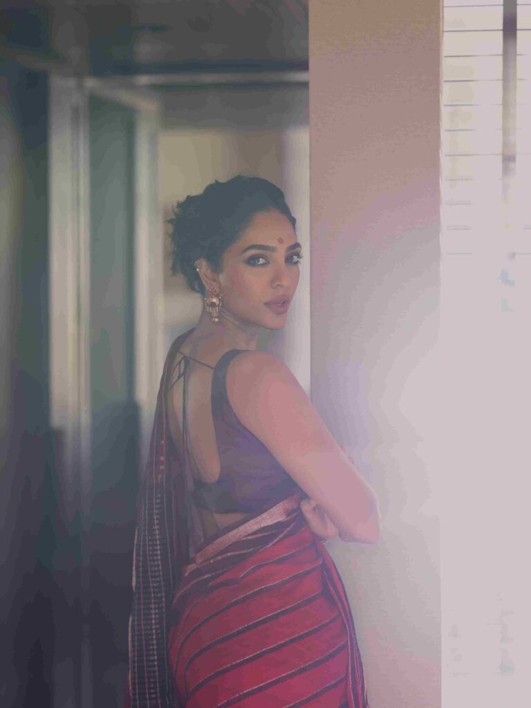 Sobhita Dhulipala Stuns in Red Khadi Saree
