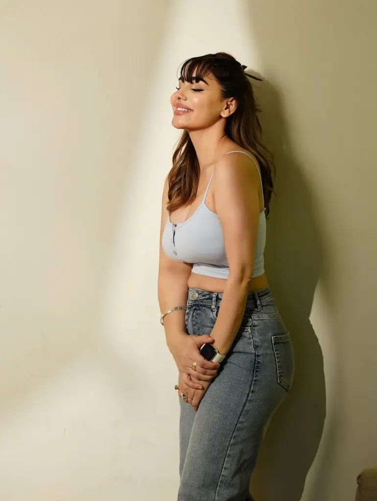 Hunterfly 818431851 18626562616033807 8531189449834306534 n Kangna Sharma Height and Physical Appearance