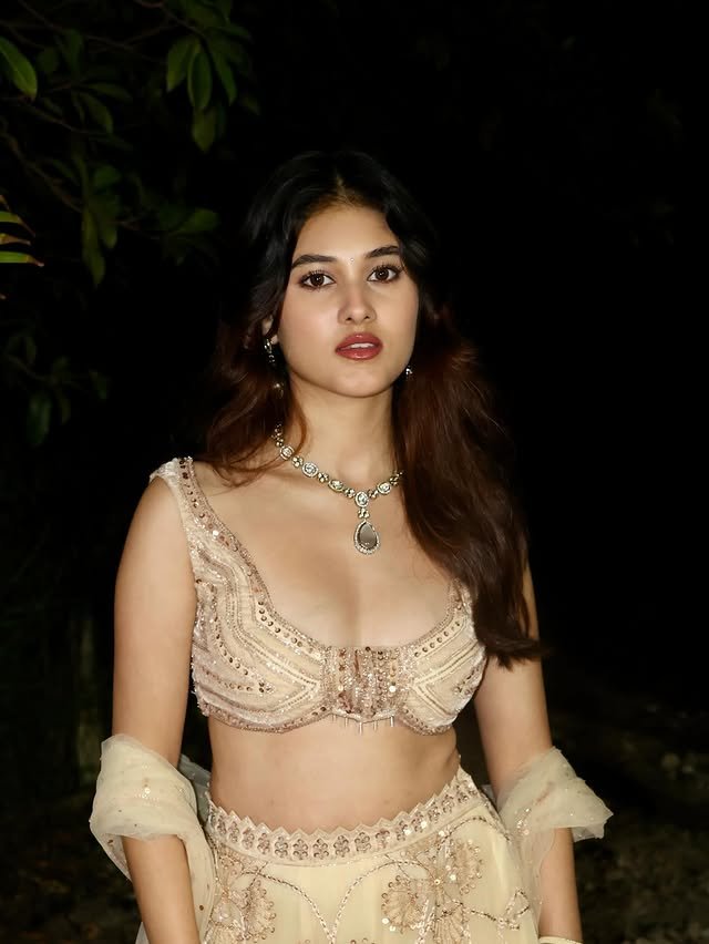 Hunterfly Aayushi Verma0002 Aayushi Verma Net Worth