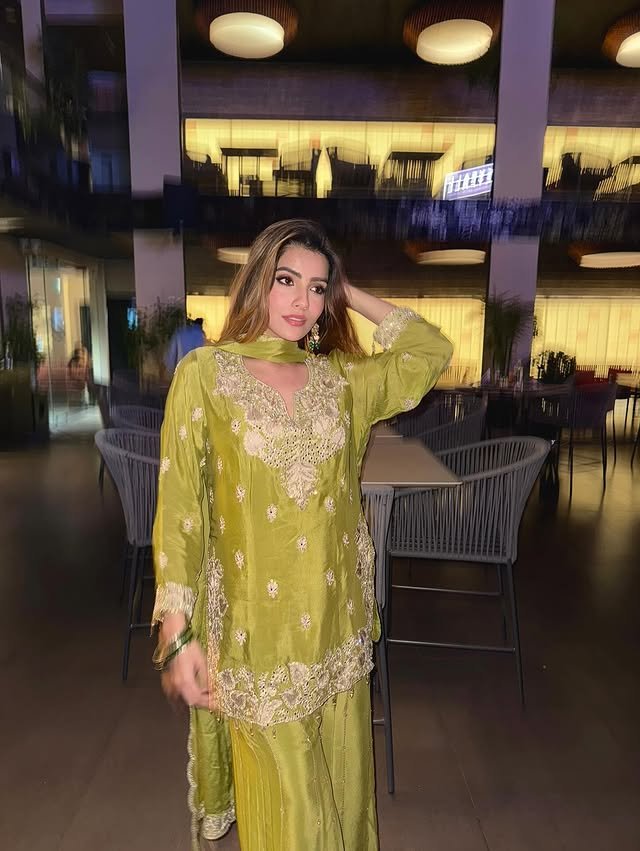 Hunterfly Aditi Hundia22 Aditi Hundia Age and Early Life