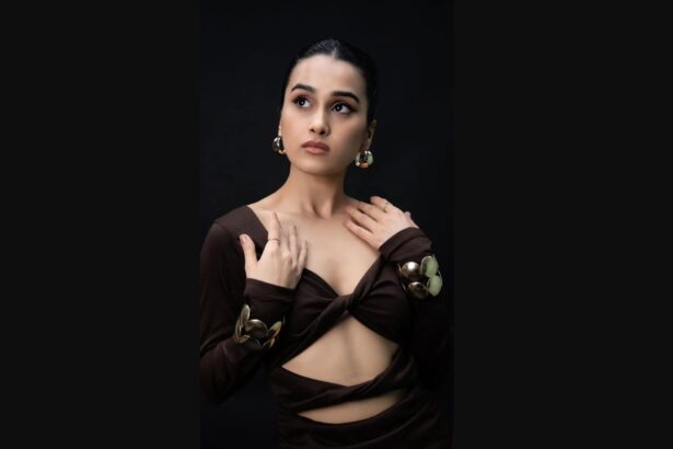 Hunterfly Anushka Kaushik03 Anushka Kaushik Indian actress biography