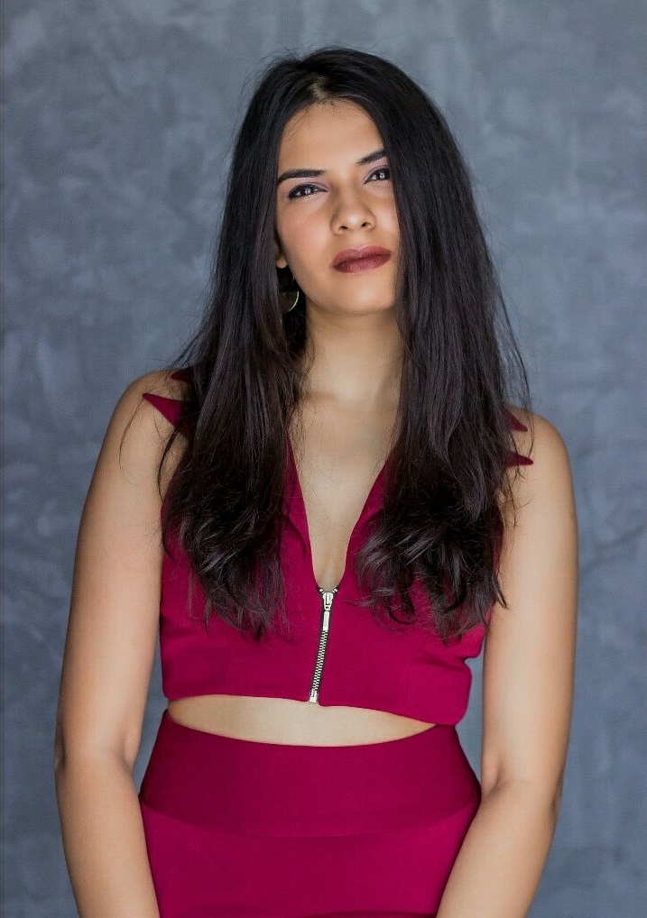 Hunterfly Ayushi Gupta02 Ayushi Gupta Height and Physical Appearance
