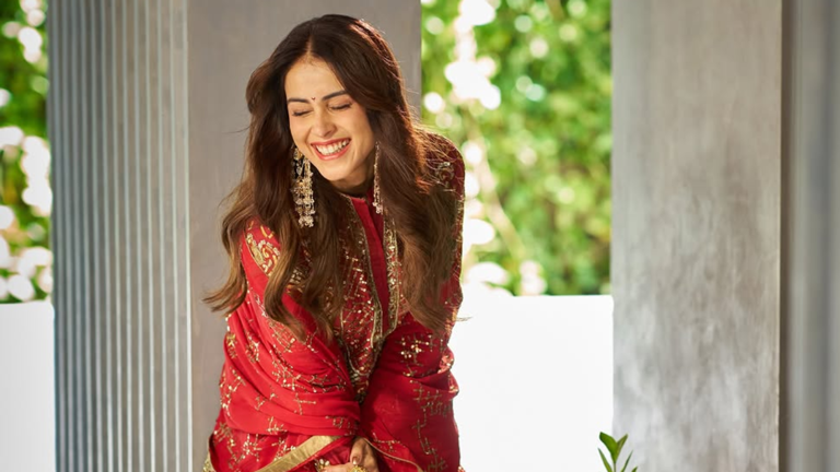 Hunterfly Genelia Deshmukh Statement Jewellery Completes the Festive Look
