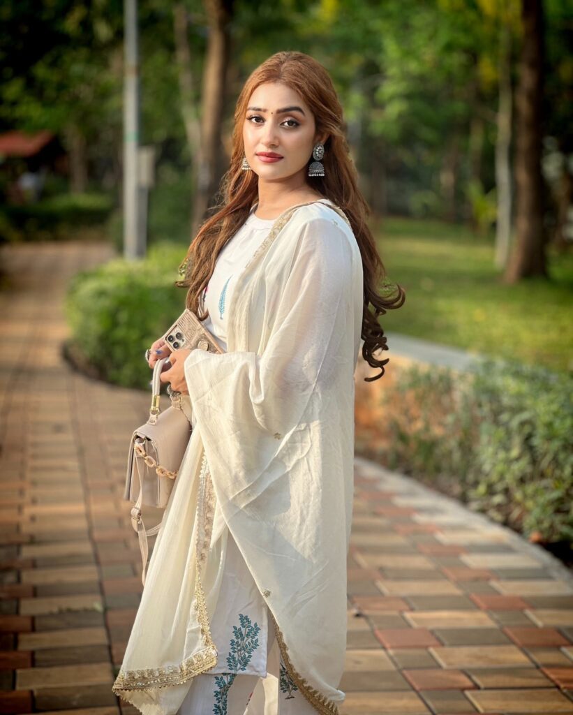 Hunterfly Grishhya Suresh Biography05 Grishhya Suresh: Quick Facts