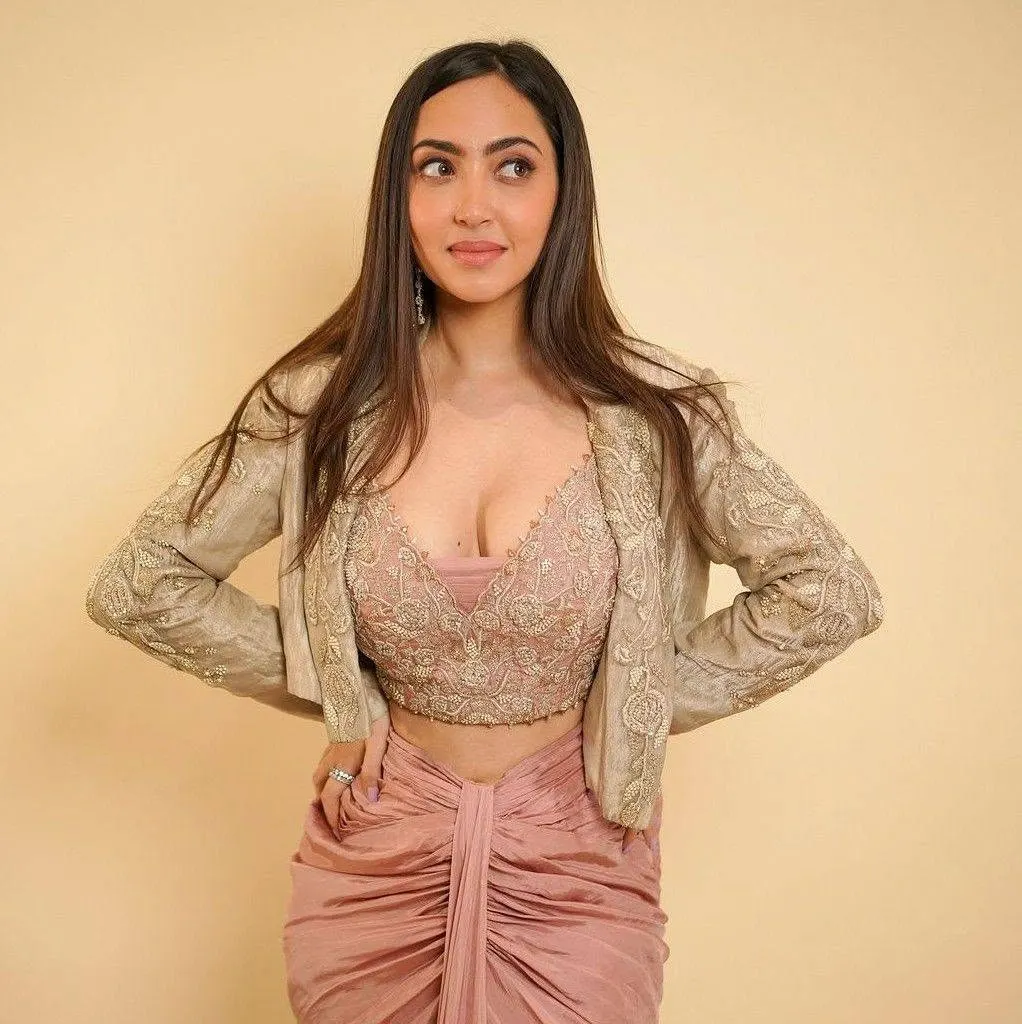 Who is Kaashvi Hiranandani?