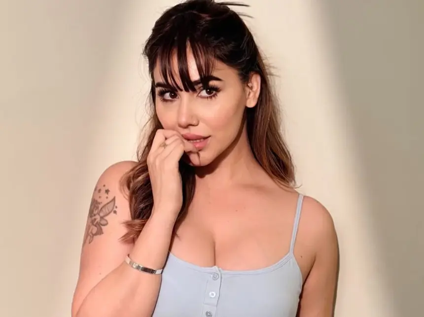 Hunterfly Kangna Sharma Kangna Sharma biography, Indian actress and model