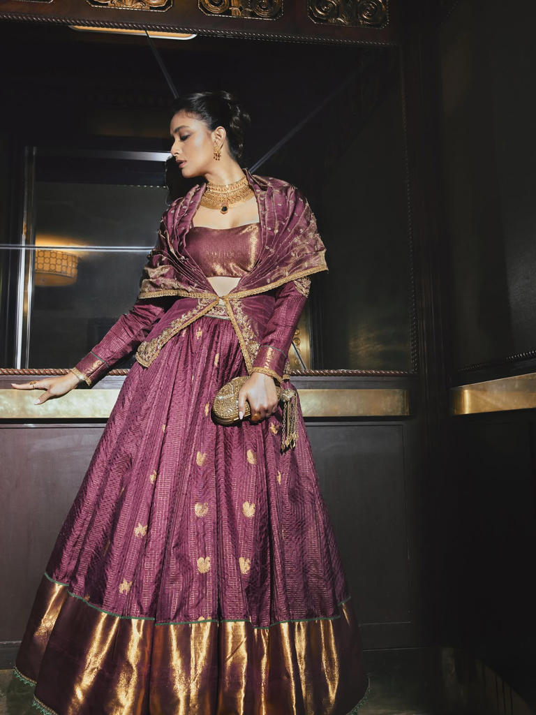 Hunterfly Keerthy Suresh04 Keerthy opts for a sleek high bun