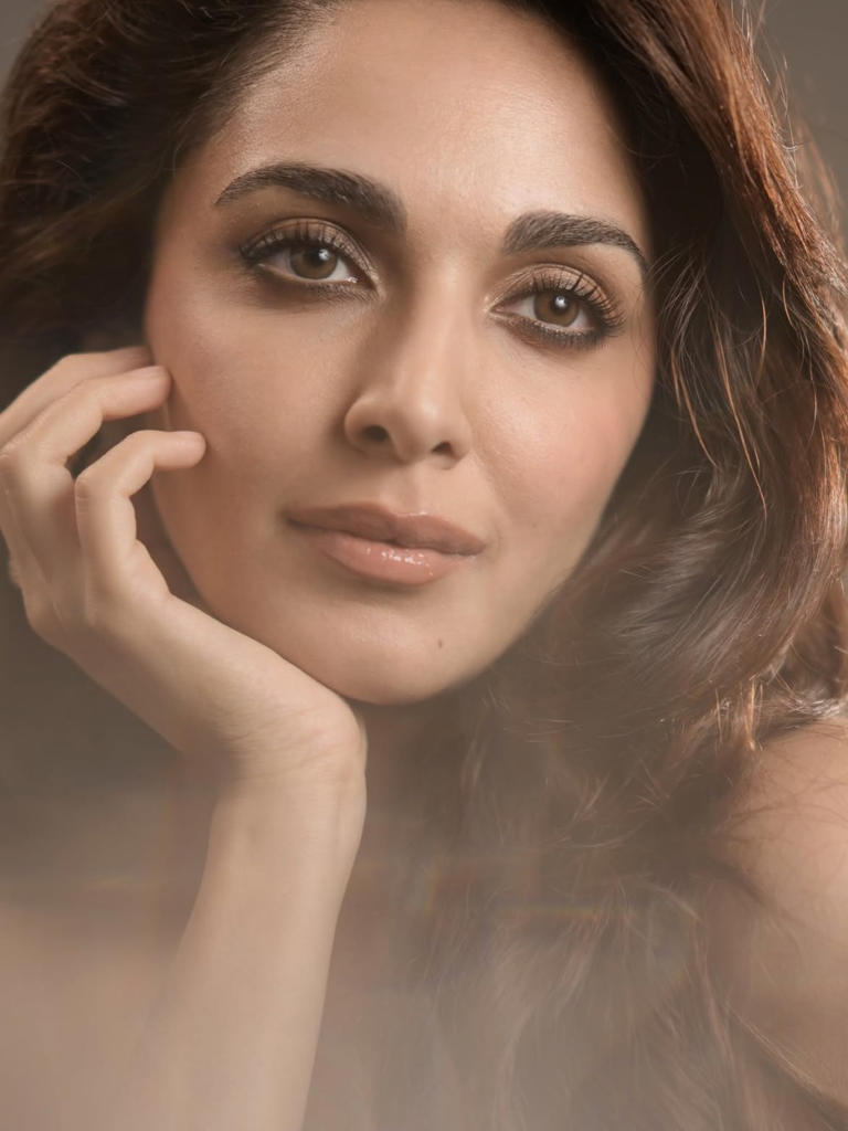Hunterfly Kiara Advani66 How to Make Soft Glam Work for Your Skin Type