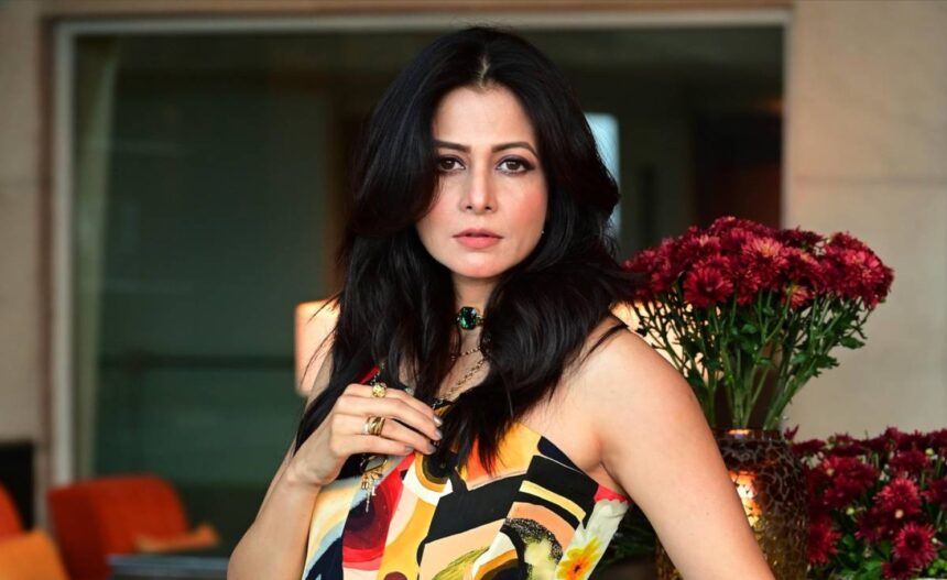 Hunterfly Koel Mallick01 Koel Mallick and Ranjit Mallick reunite for Annapurna Basu’s Spardha
