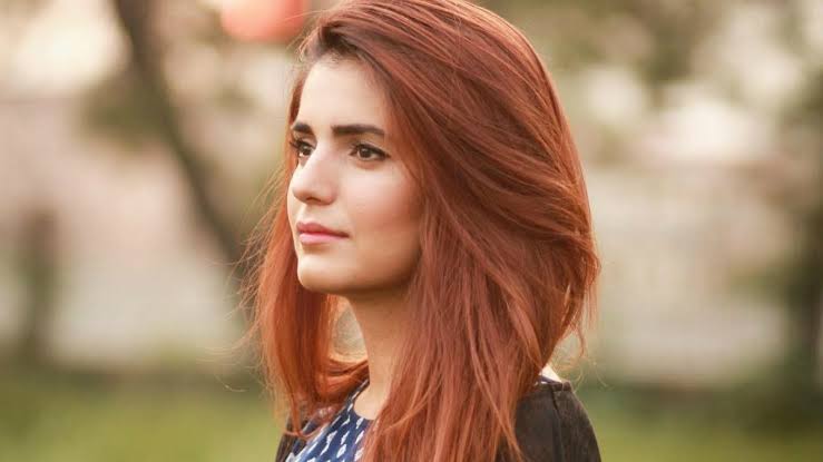 Momina Mustehsan's Popular Songs