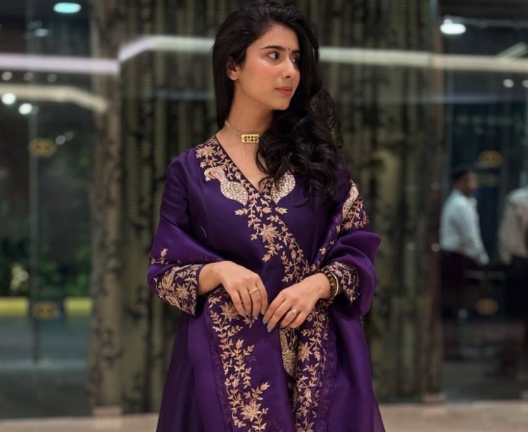 Nayab Midha Height and Appearance